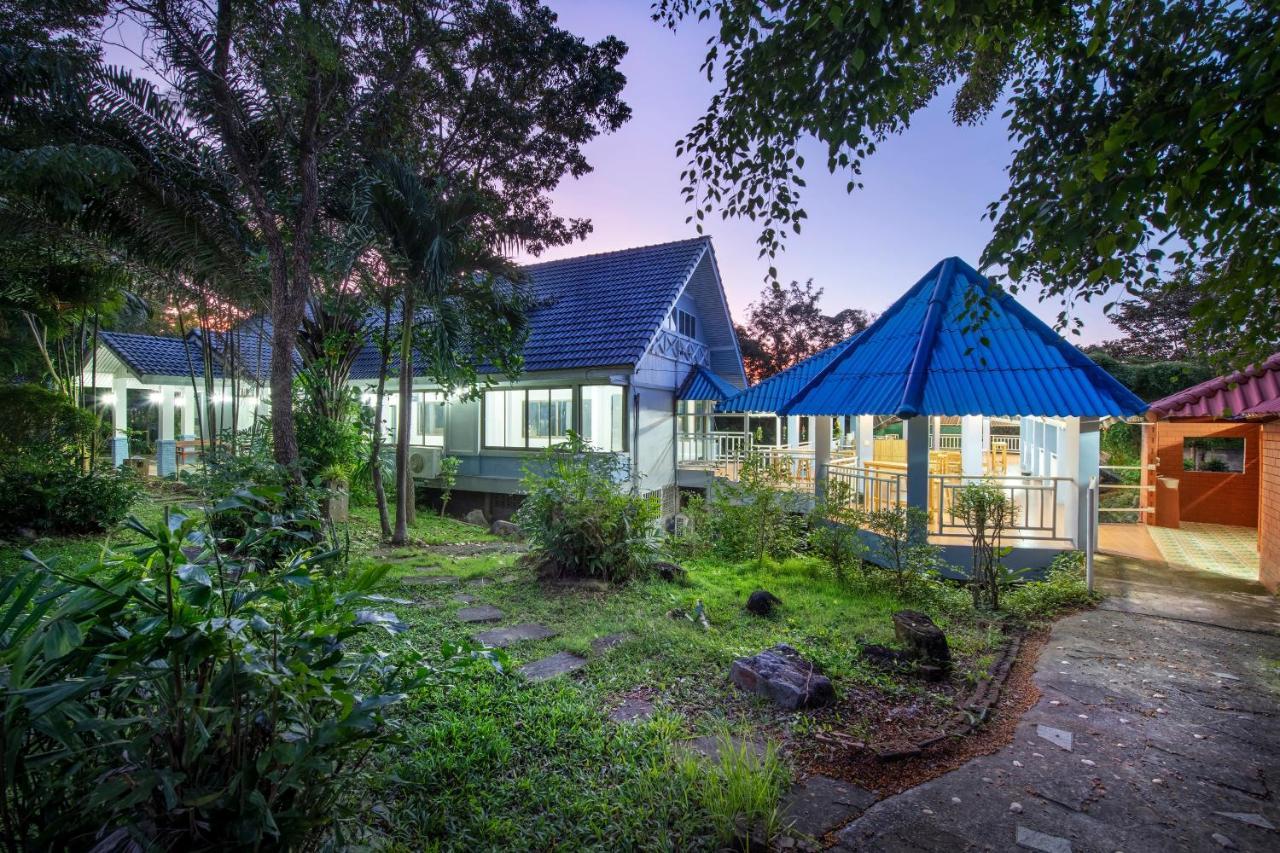 Ivy Cottage By Qiu Muak Lek Exteriör bild